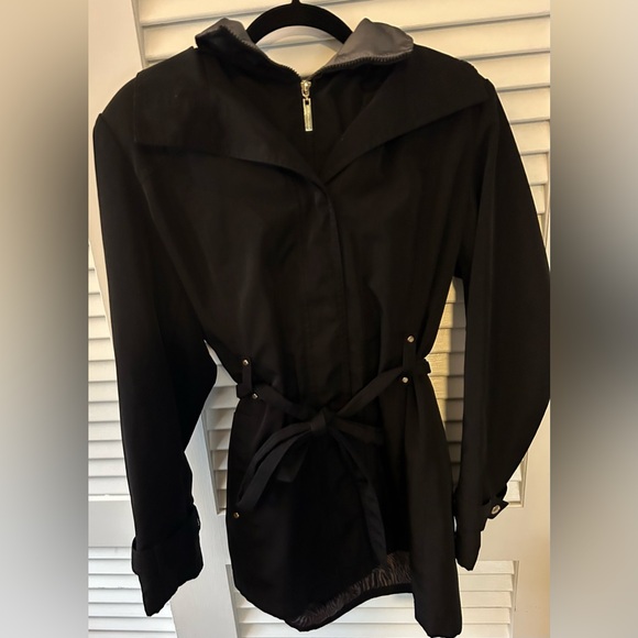 Dana Buchman lightweight black trench coat with hood - Picture 2 of 16